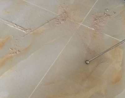 安次瓷砖空鼓维修公司分享粘合剂选择不当在瓷砖铺贴过程中可能导致以下问题